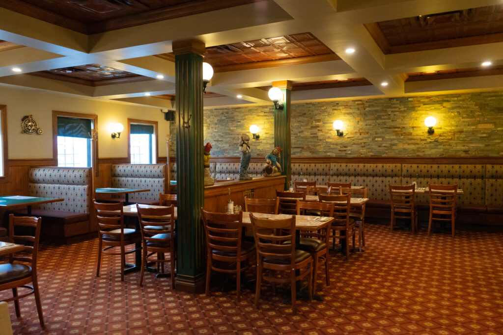 Biggs Deli & Bar Fresh & tasty food at generous portions